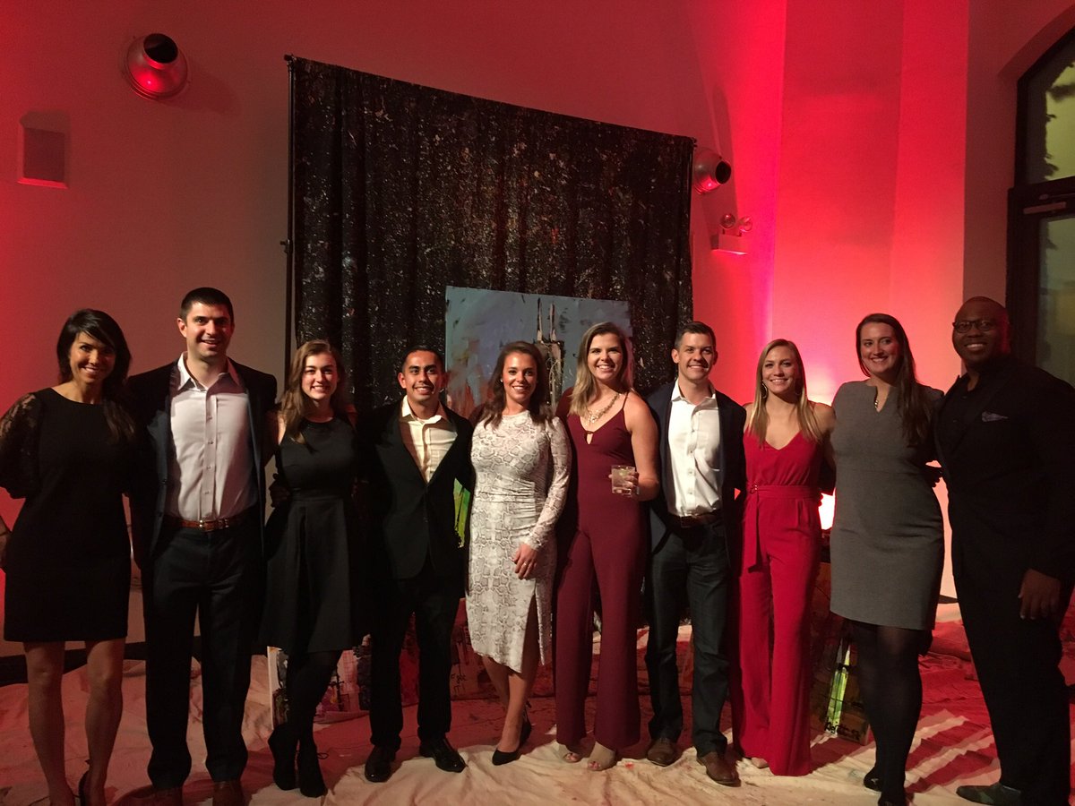 ___AP_____'s tweet image. Some great folks that understand firsthand how sport impacts the youth &amp;amp; how Chicago can impact the World #CHIPaintstheWorld @worldsportchi