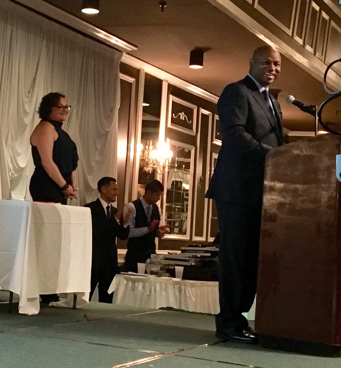 SpeakerWelchIL's tweet photo. Honored to receive the Unity Change Maker Award from @PASOACTION for work with @RepHernandez & @ChicagoTM on the IL-Trust Act! #WelcomeIL https://t.co/k4sRaSrBmO
