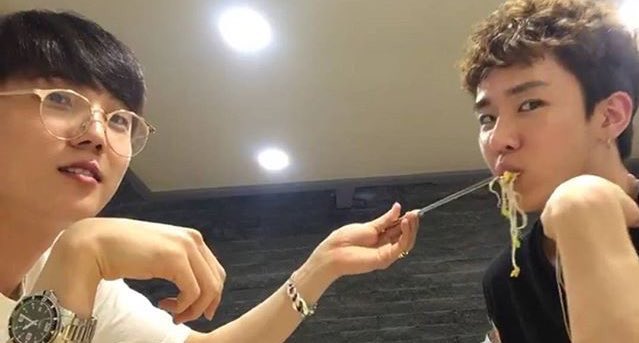 kbjdoingthings's tweet image. byungjoo being fed (2017)