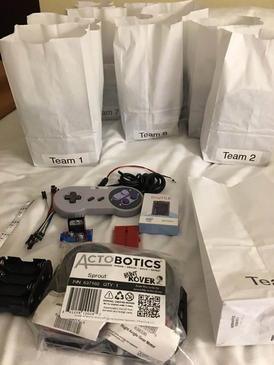 SarahSplit's tweet image. We’re ready for Devfest Muncie! #nodebots #johnnyfive #devfestmuncie #gdg #wtm #womentechmakers