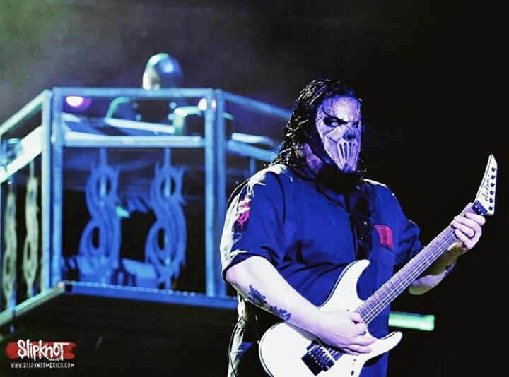 Happy birthday Mick Thomson.  : @ Knotfest México. 