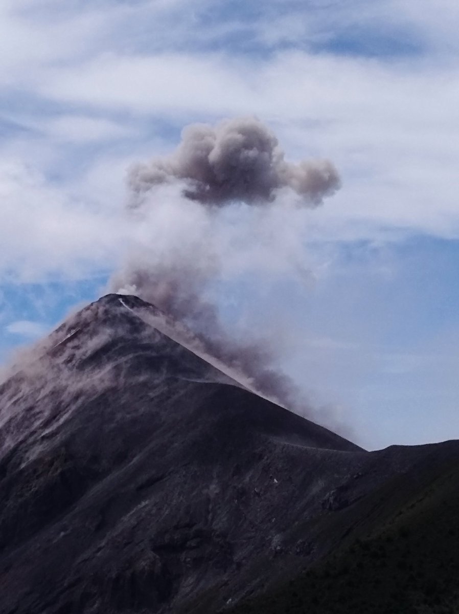 gchigna's tweet photo. Que espectáculo el del volcan de Fuego, tuvimos un día muy despejado https://t.co/rmPfEE3NjS