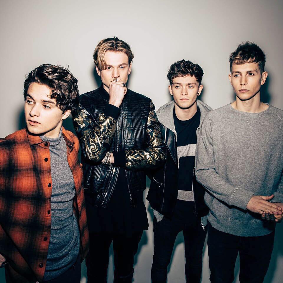TheVampsBradPHL's tweet photo. @995PlayFM @GabeRoberto Hi DJ Gabe! Please play ‘Staying Up’, ‘Personal’ or ‘Middle of the Night’ for all the Vamily tuned in. Thank you! 😻 #FeelGoodWeekend995 https://t.co/kGYCaUGLGf