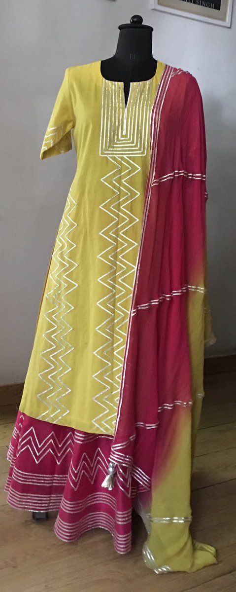 singhrupali_'s tweet photo. Rupali Singh Design #indianfashion #designerwear #chanderi #handwoven #hamdcrafted https://t.co/WaEAjV7sVu