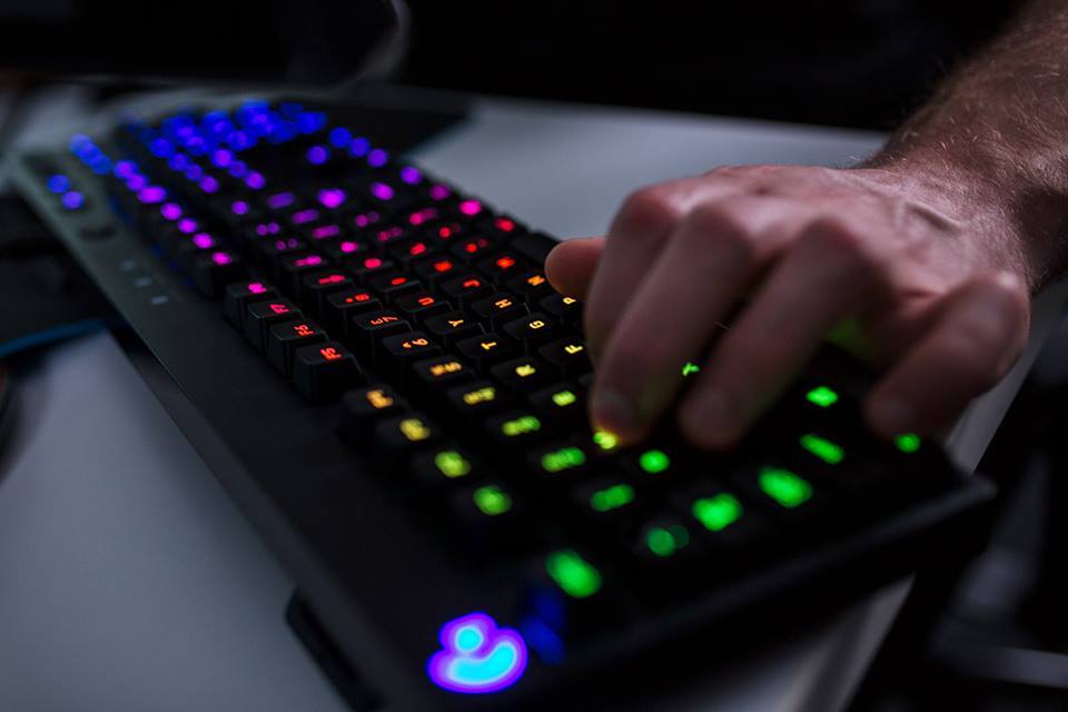 LogitechID's tweet photo. Bonus G Jacket untuk tipe G910, G810, G Pro di booth IT Galeri BRI Indocomtech. Info https://t.co/ilTcalMsh4 @indocomtechnet #BRIIndocomtech https://t.co/jmGJCZogy3