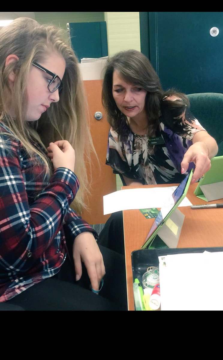 Family Digital time in White Rock💚💚 #ImDigitalReady #motherdaughter #she'sdigitalready <a href="/whiterockbob/">Bob Bezubiak</a> @GurjivChahil_TD <a href="/esteves_k/">Kelly Chahal</a>