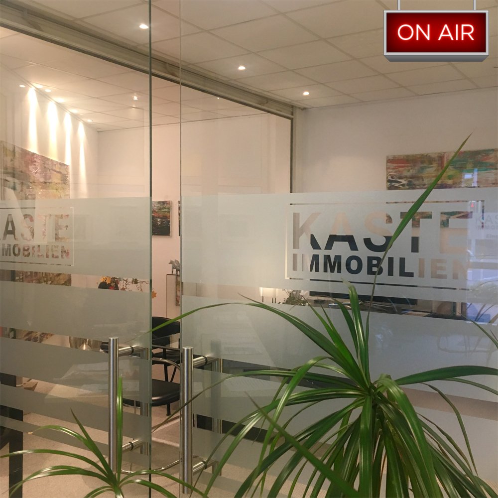 KasteImmobilien's tweet photo. #BitteRuhe - wir sind #ONAIR Bester #ROCK n'#POP und #Immobilienkompetenz jetzt auf #RADIO21 und hier zum Nachhören: https://t.co/zpFPjgBTQN https://t.co/7eN9w8A89y