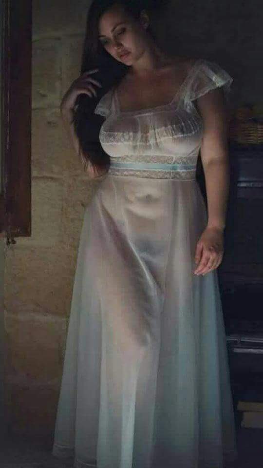 MummyRadika's tweet photo. Ye Night Dress Jo Delwayega Wo meri Chut ke Or Karib Aa Jaayega https://t.co/h63Fg65vx4