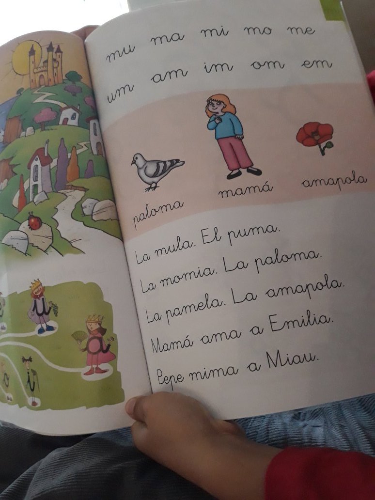 cpastorg's tweet photo. En el colegio público Tempranales fomentan la lectura con libros del centro. Así, alumnos aprenden a leer, a compartir y cuidar lo de todos. Gran iniciativa. Enhorabuena al equipo de @ColeTempranales https://t.co/AYeIgNVjxy