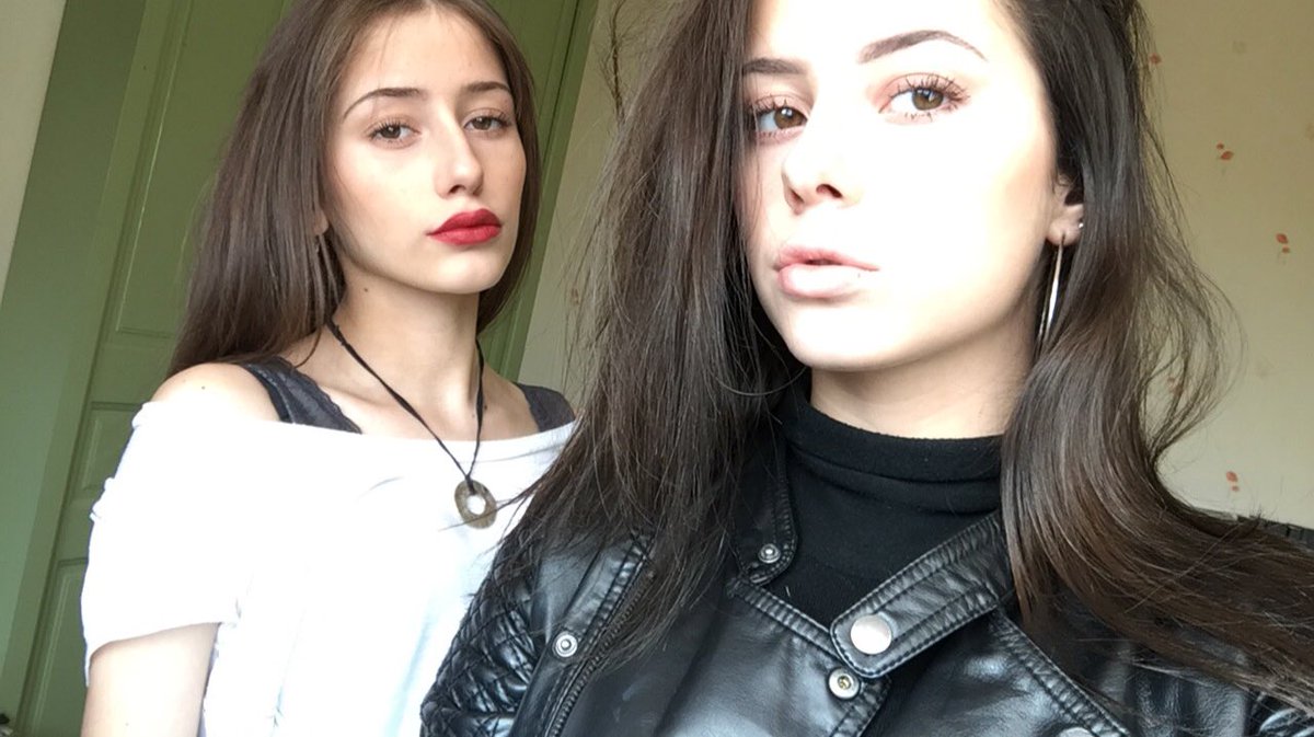 noemierch9's tweet photo. #postetonbae ça sent l’amour 🖤 https://t.co/gbLWVslnxC