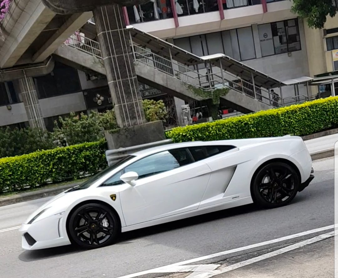 Sharizq1S's tweet photo. The Raging Bull.
LAMBORGHINI GALLARDO
#Lamborghini
#lamborghinigallardo
#Singapore
#carspotting
#carspot
#spotmore
#SGCS
#mr_carspotter https://t.co/UuXzCPEqeK