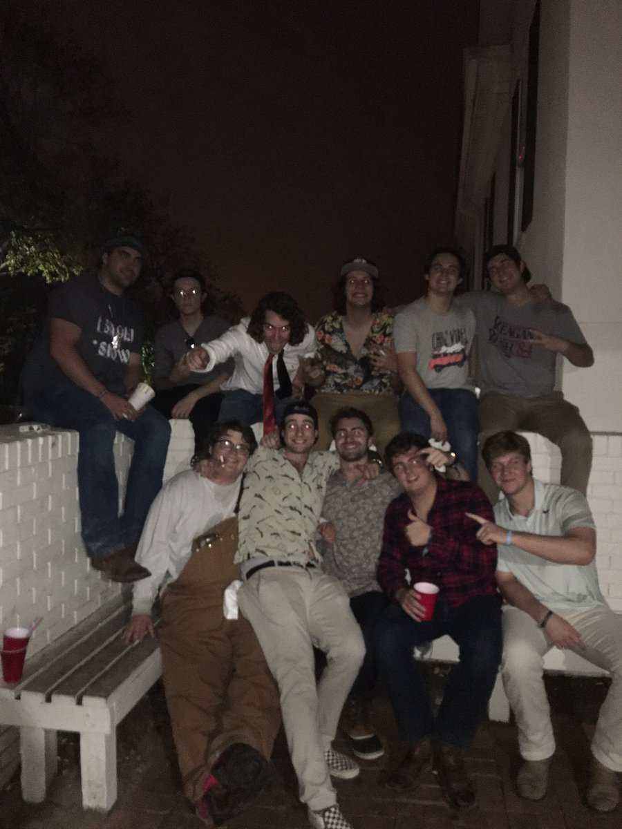 UASigmaChi's tweet photo. @Neutral_Snap Absolutely killed it tonight! It was an absolute privilege having them perform in the Courtyard tonight! Throw them a follow! https://t.co/SLxnrptWWj