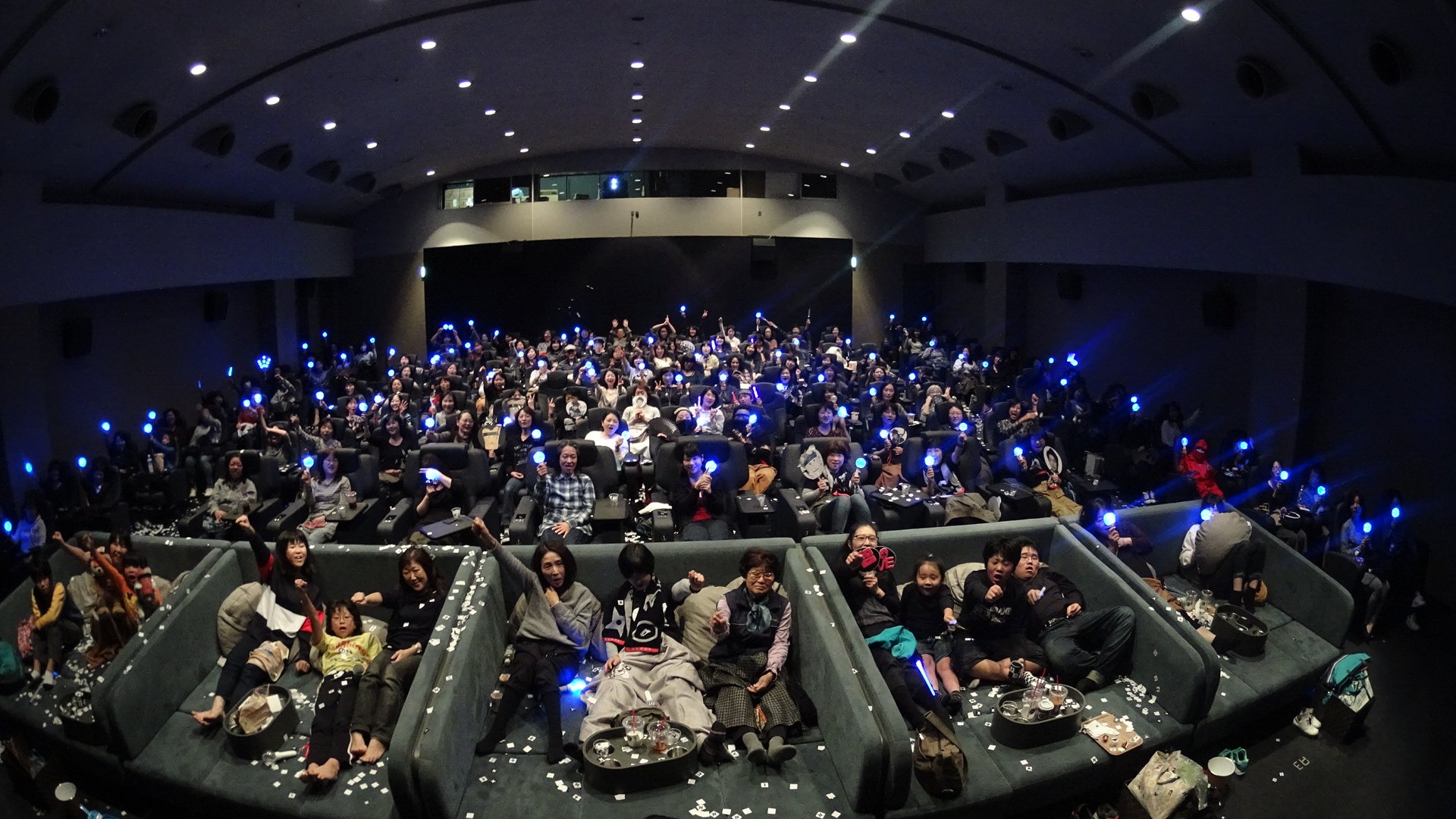 新所沢レッツシネパーク A Twitter 11 4 土 忍びの国 応援上映 無事終了いたしましたーーー ご参集いただいた皆様 楽しんでいただけましたでしょうか 本日は本当にありがとうございました お掃除を手伝ってくださった上忍の皆様もありがとうご