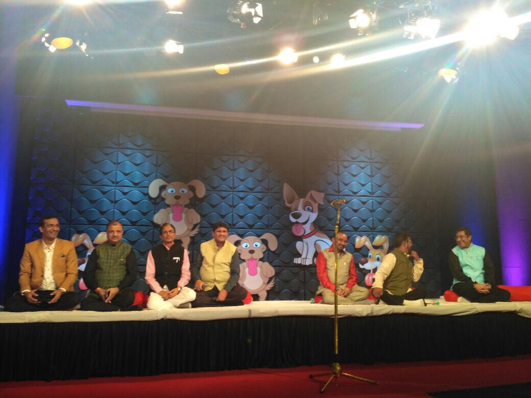 Himcomcreation's tweet photo. HIMCOM Students visited INDIA TODAY GROUP for the show BHAU BHAU. #HIMCOM #india_today_group #shweta_singh #aaj_tak #MMC #Course #students https://t.co/KphAUujBlh https://t.co/s0IUW847fL