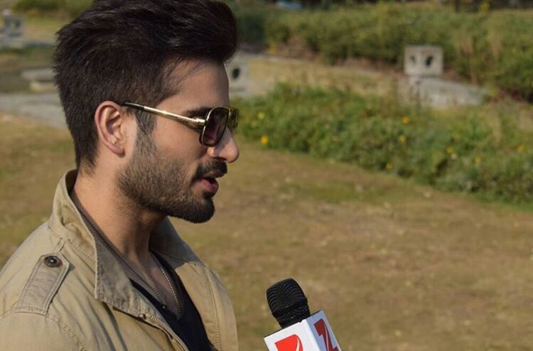 tackerUniverse's tweet photo. @karantacker [Pictures] : @karantacker at Kashmir ! (2) 📸 https://t.co/gM2OVvbzaU