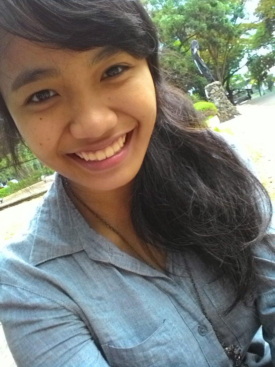 miriammariet's tweet image. November 13, 2014

I accidentally took a pic with #oble Selfie pa more!!!! Hahahahhahahahahahahhahahahahahahaha PS: Graduated on time naman