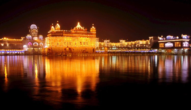 i_tweetu's tweet photo. #GuruNanakJayanti #Gurpurab 

May we all follow his teachings to #LoveTruth and to #LiveTruthfully https://t.co/Bg0eyYmnYv