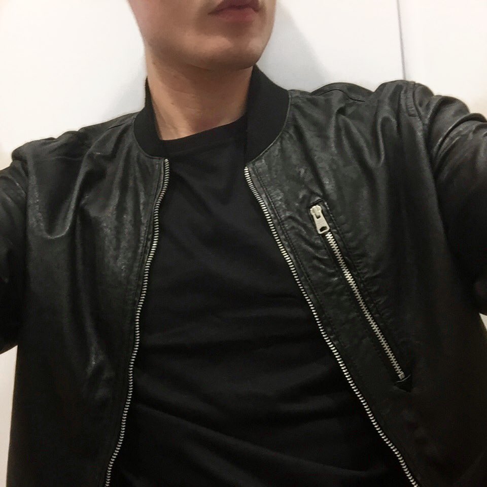 itsTH0M's tweet image. ⠀A L L ⠀B L A C K ⠀ 🖤 …

Current mood calls for an all black look.
So glad I picked up this @AllSaintsLive … 

instagram.com/p/BbELJtIFiAY/