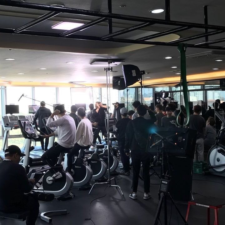 DNxd2sQVQAEoWY_.jpg:large