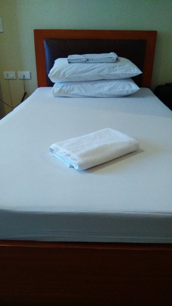 sundaemaroon's tweet photo. Pagbalik ko sa hotel, new sheets na! Tara guluhin natin? Hehehe #cebuc #cebualter #altercebu https://t.co/74B3rgsr8U
