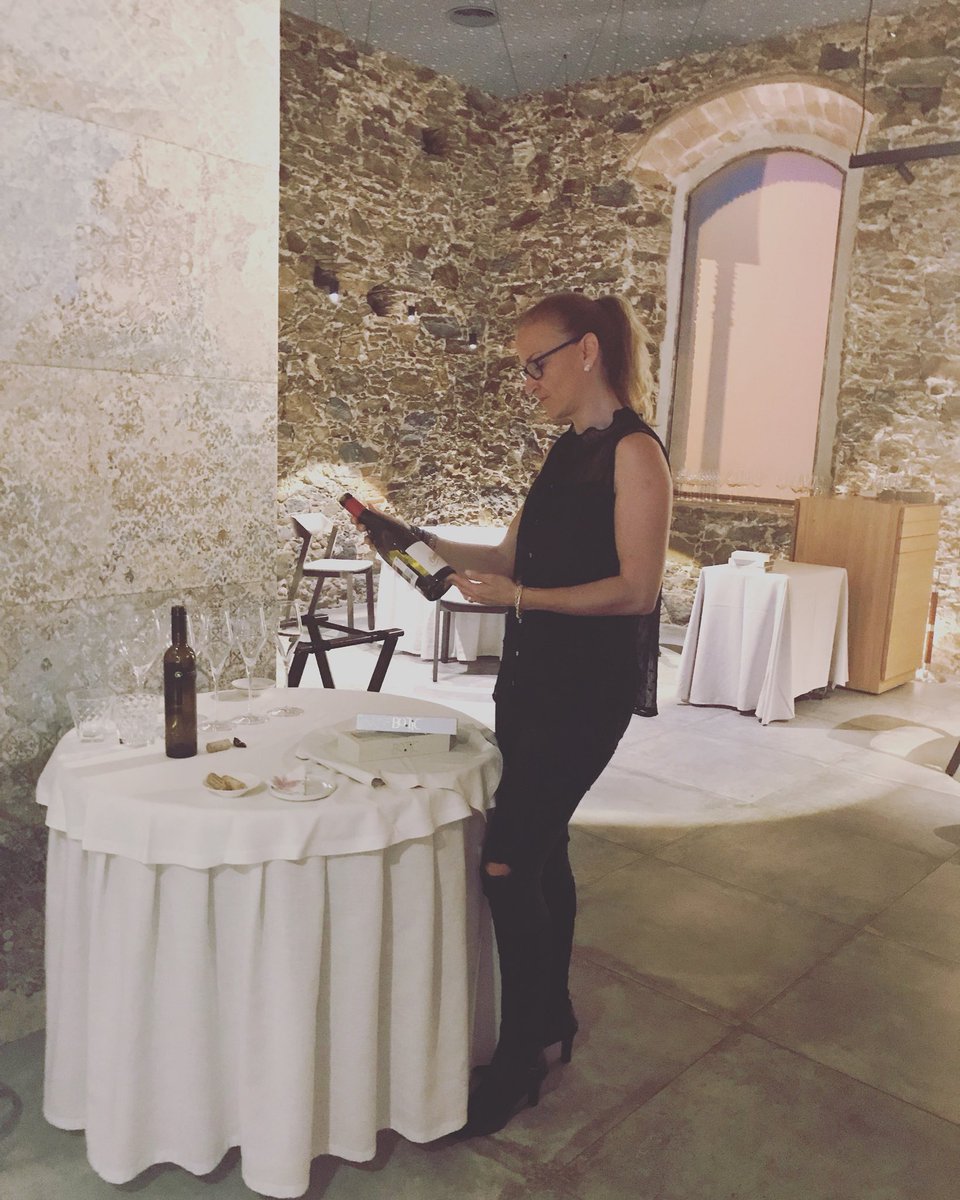 smartinezq1's tweet photo. Gran vetllada a un dels grans... @restaurantBoTiC #estrellamichelin #corça #restaurantbotic #botic #menudegustacio #quanhitornem ? https://t.co/GReq4cluXB