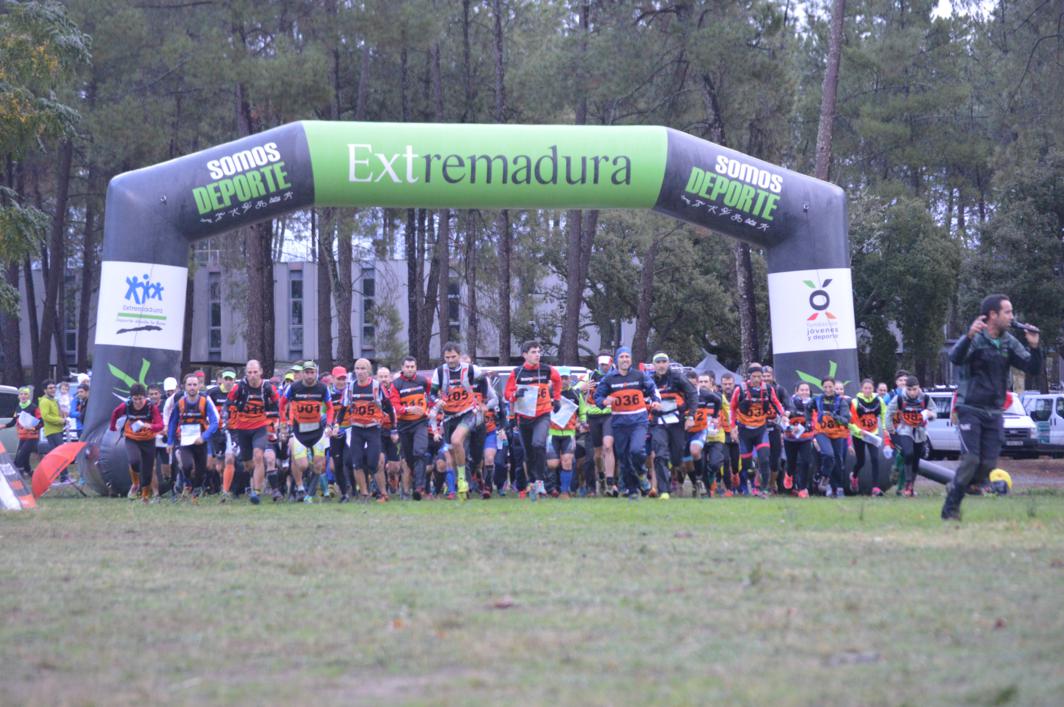 ExtremaduraRaid's tweet photo. 8:52, 4-Nov. Piratas #Extremadura es #Raid, Arranca del #CERA2017, 200 raiders, 70 Equipos. #VRaidOtoñoMagico ¡Vamos¡ https://t.co/LOC08HcfVo