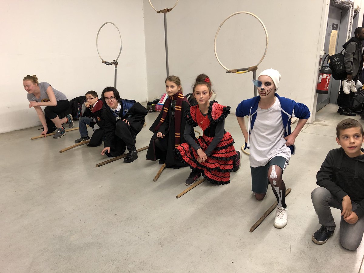 ParisPhenix's tweet photo. Voici un petit souvenir de la journée d’hier au @SFantastique 

On vous attends nombreuses et nombreux pour participer à nos initiations :) https://t.co/ap9DkKWP1P