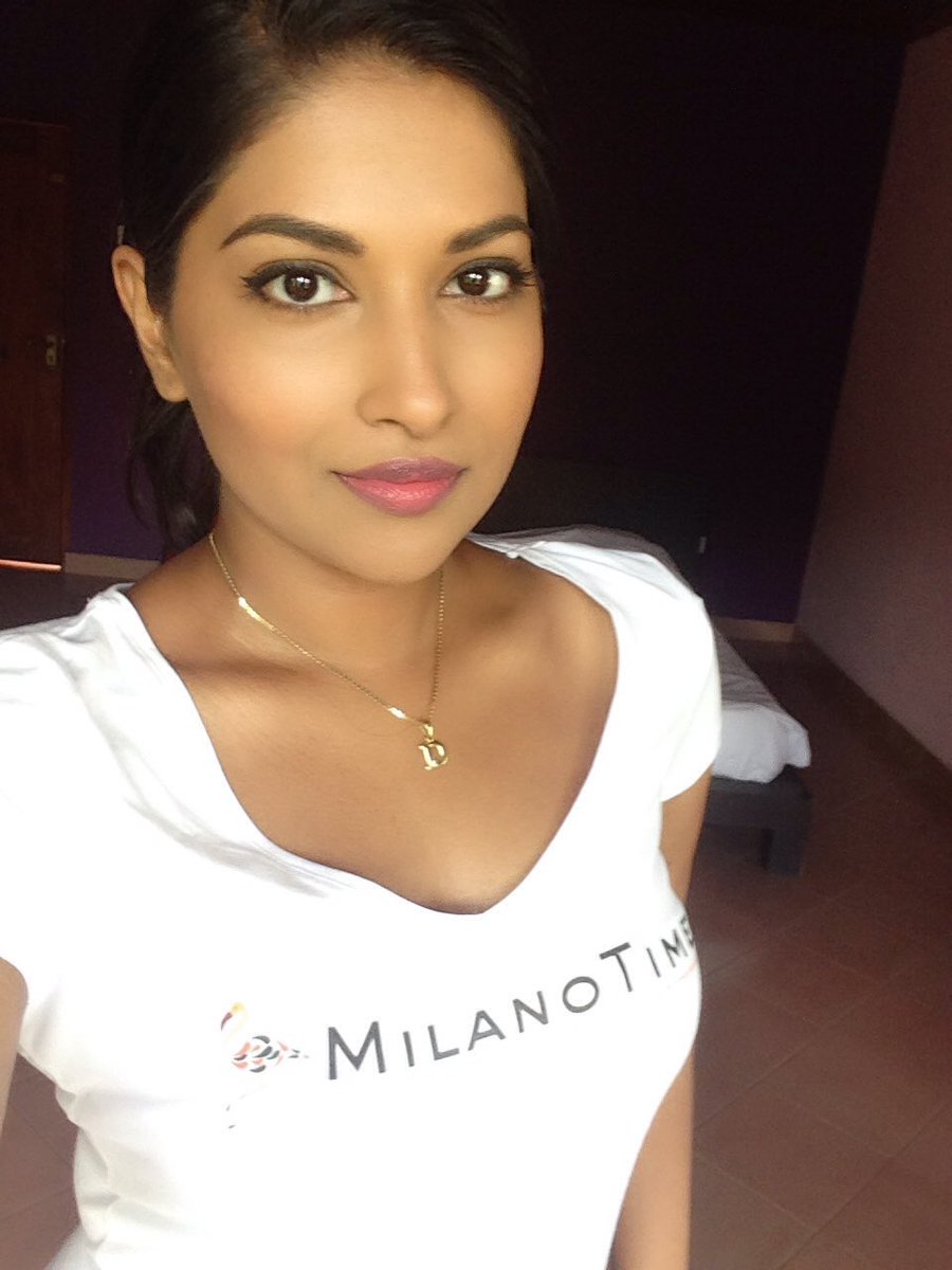 Di_Kumarasinghe's tweet photo. A great #figure or #physique is nice, but it's self-confidence that makes someone really #sexy 🤗
#MilanoTime #DK #MT #saturday #morning https://t.co/2Rcf6ROUVZ