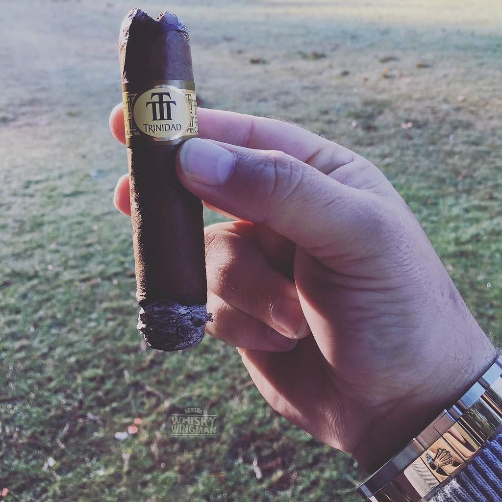 WhiskyWingman's tweet photo. Breakfast 😍
.
🤘🏼🎩👌🏼💨💨🤜🏼💥🤛🏼
.
.
#botl #cigaroftheday #cubancigars #cigar #whiskywingman #howiroll #instalife #showp… https://t.co/TtirWrsFk8 https://t.co/wWTewM6Btt