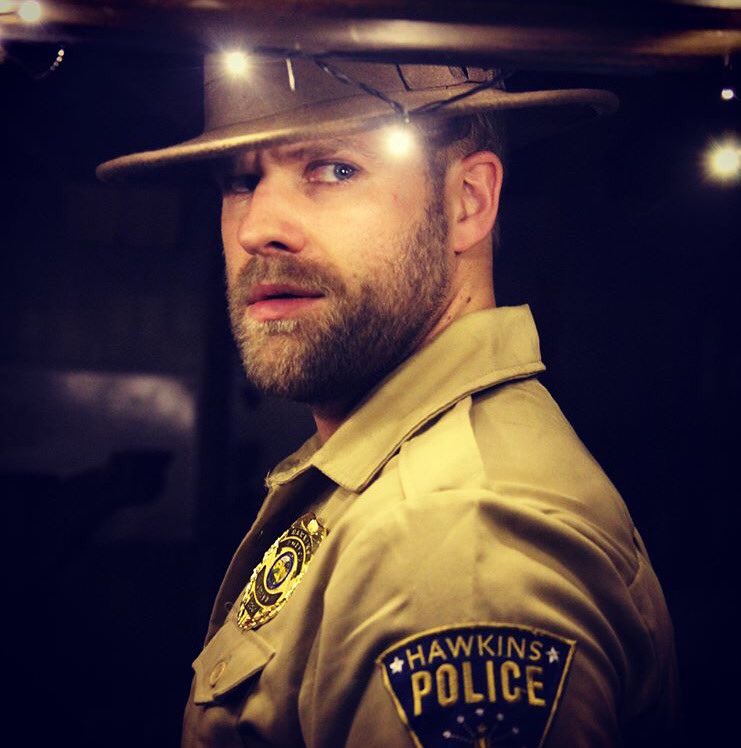 BrettHarvey1's tweet photo. Thank you @DavidKHarbour a) for #StrangerThings and b) coz @IanBucknole is sorted for #Halloween for the next 10 yrs #imseeingdouble #hopper https://t.co/t2IQAQl0ew