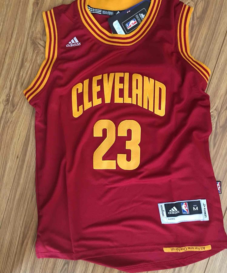 scottbalster's tweet image. #LeBron Medium Adidas jersey! Current offer $59. #57Points #JerseysLive