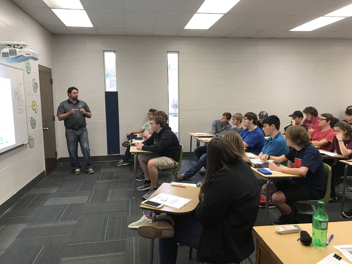 WestPointHigh's tweet photo. Early morning for these dedicated AP Biology & AP Chemistry students! #saturdaystudysession #collegeready @AplusCR @CCBOEAL https://t.co/Lq1GEcqdOg