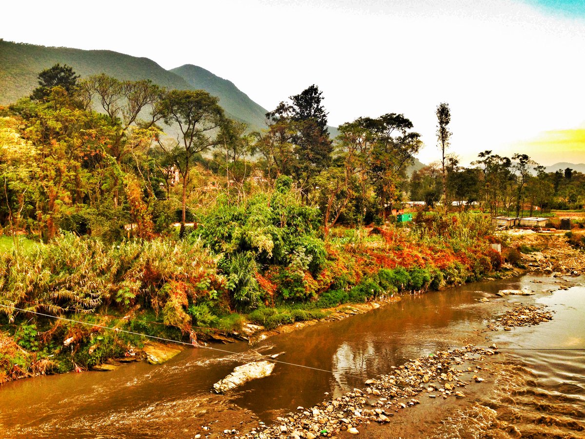 Neeshahere's tweet photo. Breathtaking view of the countryside of Nepal https://t.co/iHwUy6BRuQ