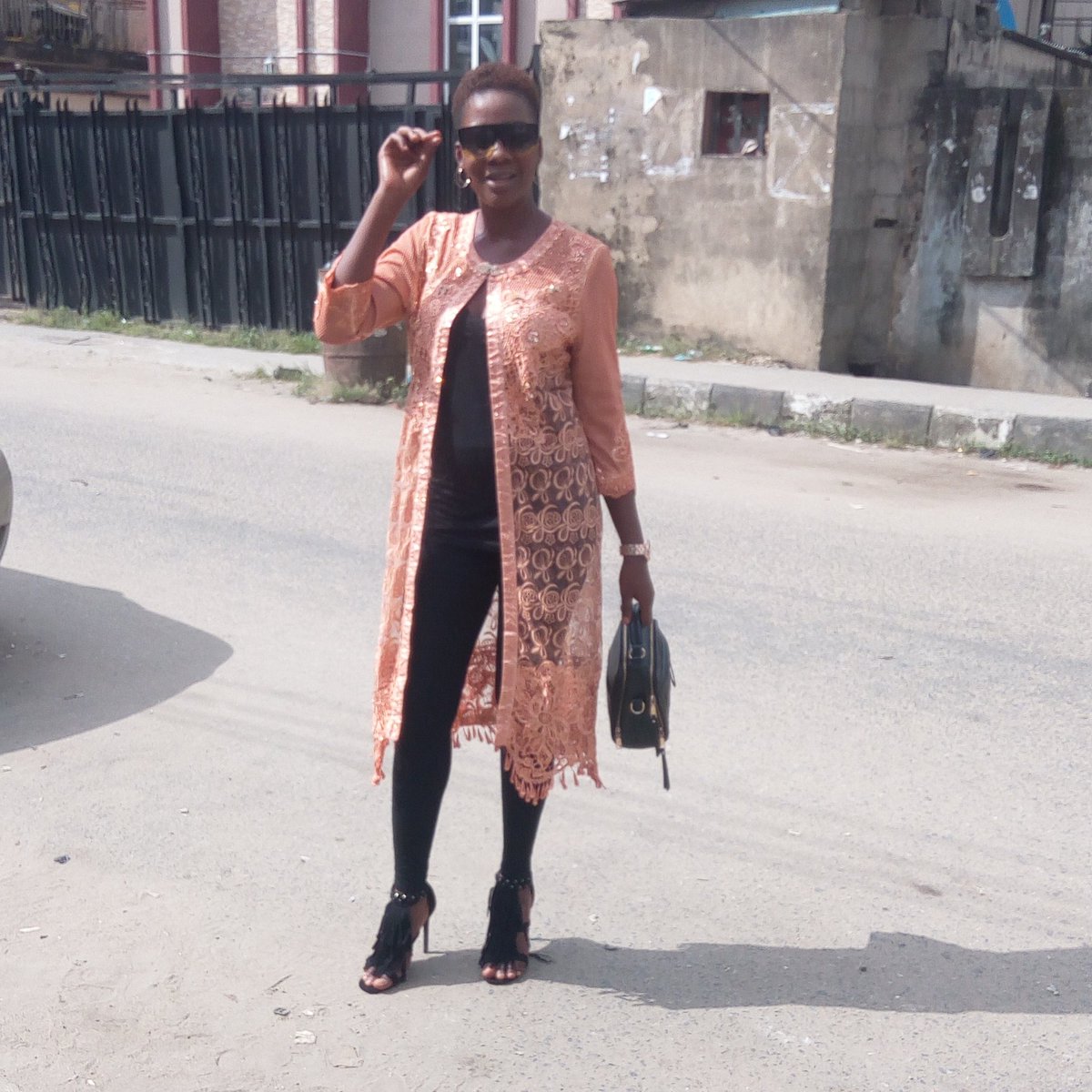 Haduney's tweet photo. Its OK for em to doubt u, but don't ever doubt yourself! Complete outfit from @haduneyworld #teamlowcut for life! Hello Twithearts!! https://t.co/lrTjkvAQM3