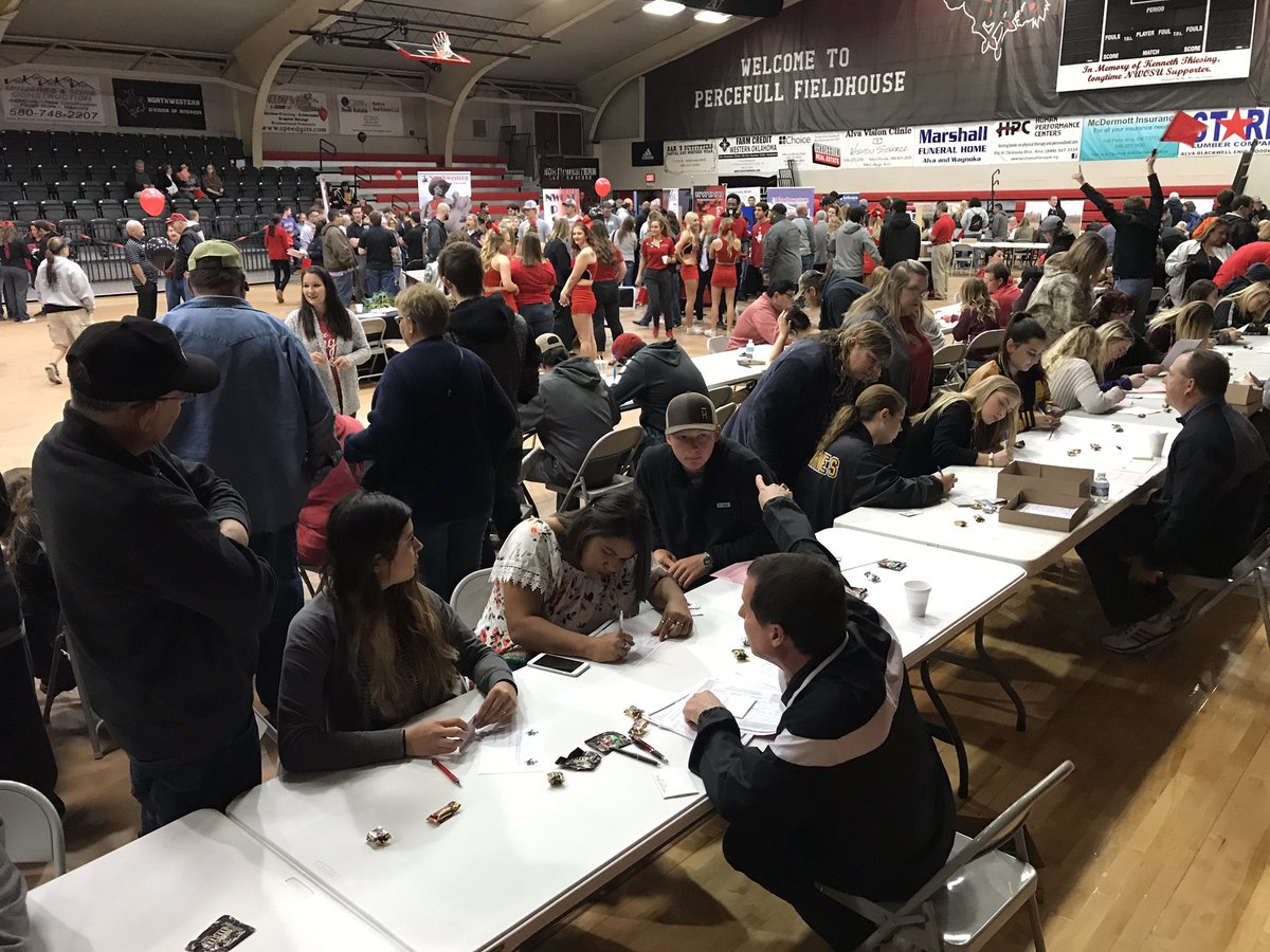 NWOSU's tweet photo. #RangerPreview2017 is underway in Percefull Fieldhouse at #NWOSU! We're so happy to meet you!! #BeARanger #RRR https://t.co/nuysYGUZp3