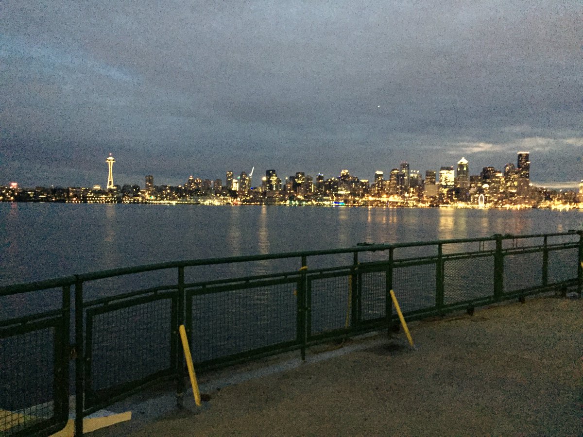JessMelvi's tweet photo. Getting pumped for #wcsea with Janelle Monae, Queen, and Lianne La Havas in my ear.🌅🏙🎧🎶👩‍💻 https://t.co/wMW7TwTUxk