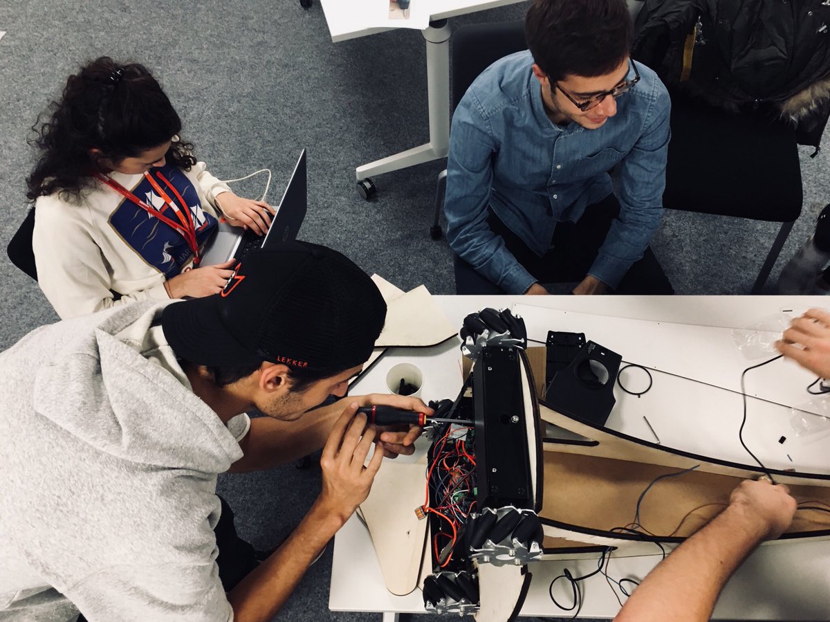 schoufyyy's tweet photo. Dernière ligne droite avant la programmation des robots #MakersBootCamp au @makerslab_ de l’ @EMLYON campus Paris https://t.co/AOyIgJT1UA