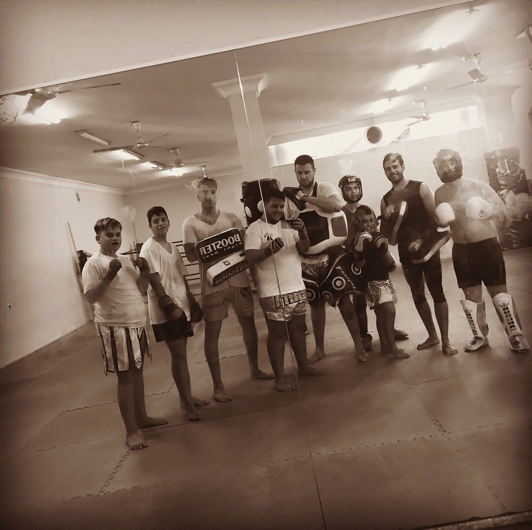 ToroteamDh's tweet photo. El equipo preparando próximos campeonatos!!!🥊🥊🥊🥊🥊
No hay descanso los sábados.
#toroteam
#elorgullodelabatalla https://t.co/xzNCkcuPEo