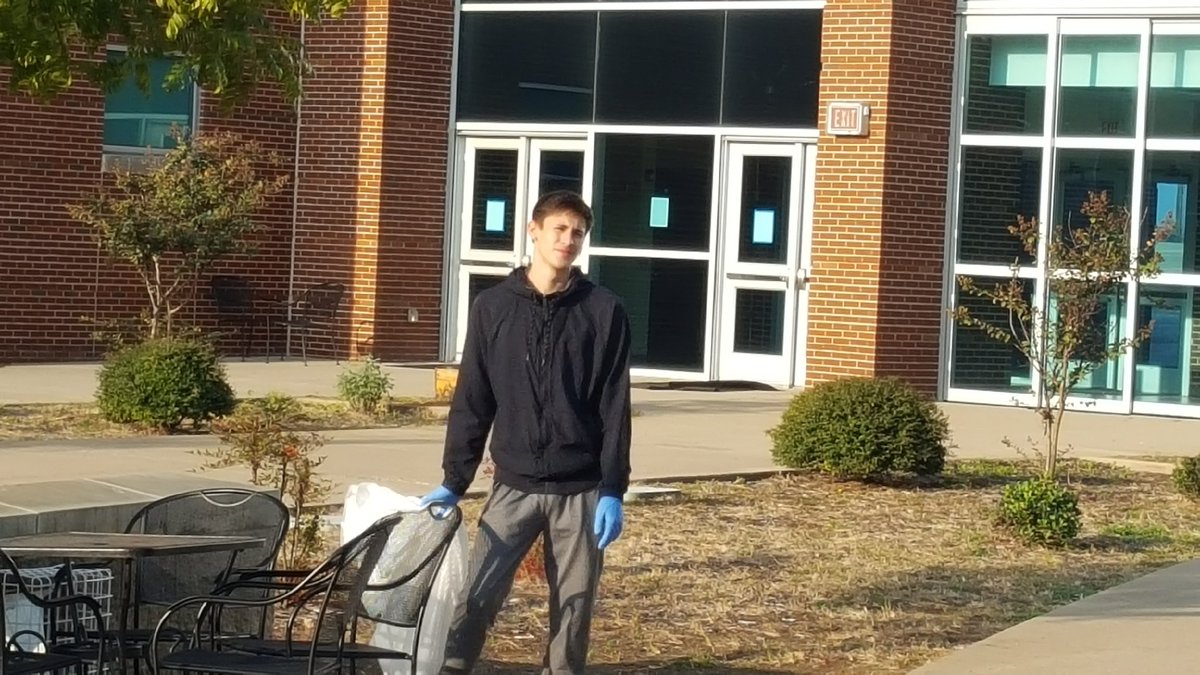 principaliam's tweet photo. Good morning #SaturdaySchool
๐๐๐ #operationbeautification @courtleepeck @sbannister848 @CathyannLamb @hop722 @BubbleGum_banks @kofnorth https://t.co/cfpaDg27CL