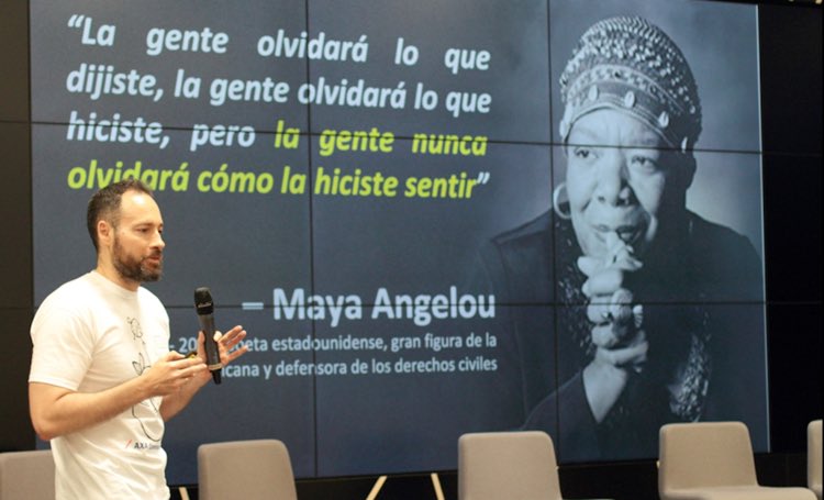 oskarpaz's tweet photo. Os dejo una entrevista que me han hecho desde @PiMovOrg .Gracias por vuestra labor y por considerarme un #PiMaker 😉!
https://t.co/0XhKEQ4ACL https://t.co/xoOGuoDmfZ