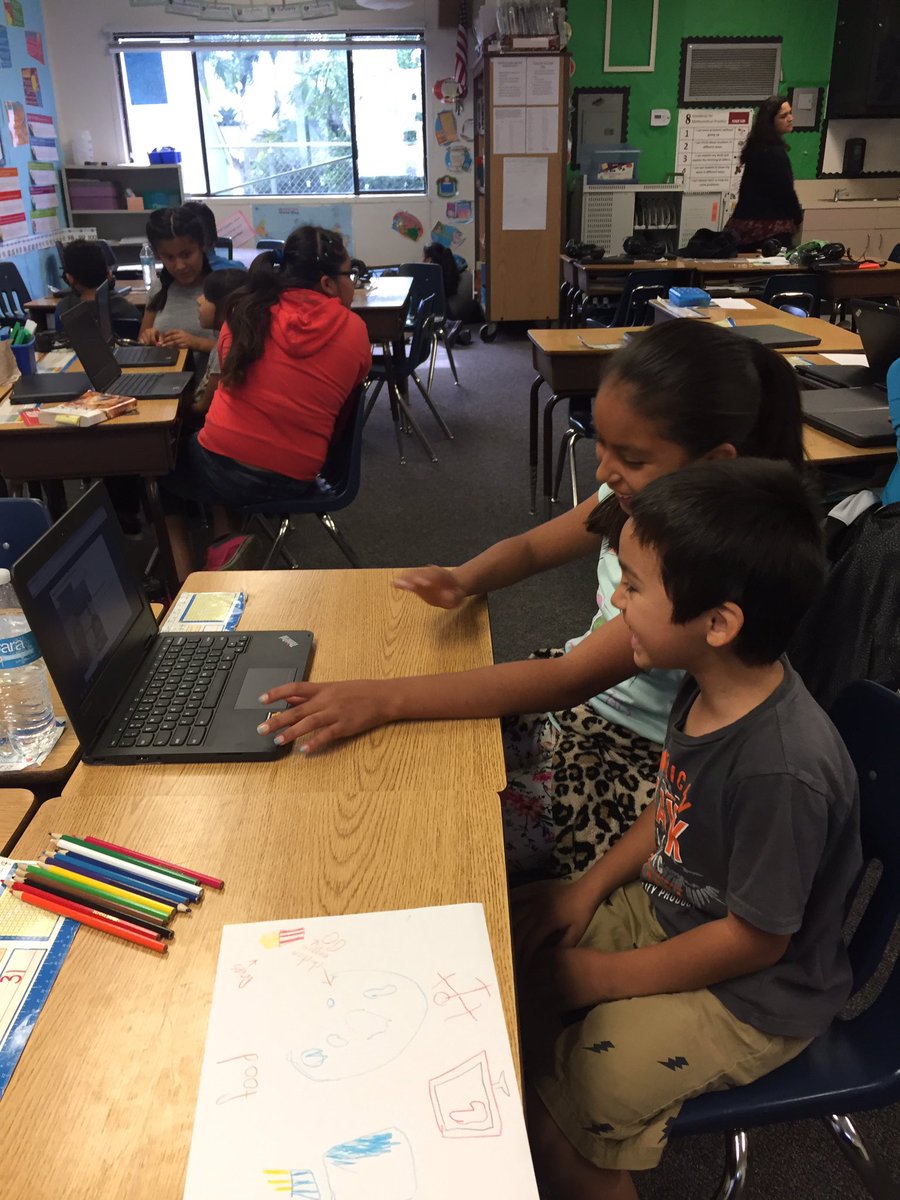 Students make @Flipgrid videos with their kinder buddies about what they are thankful for and why <a href="/ADES_SMUSD/">Alvin Dunn School</a> <a href="/julienne_burkey/">JulienneBurkey</a>