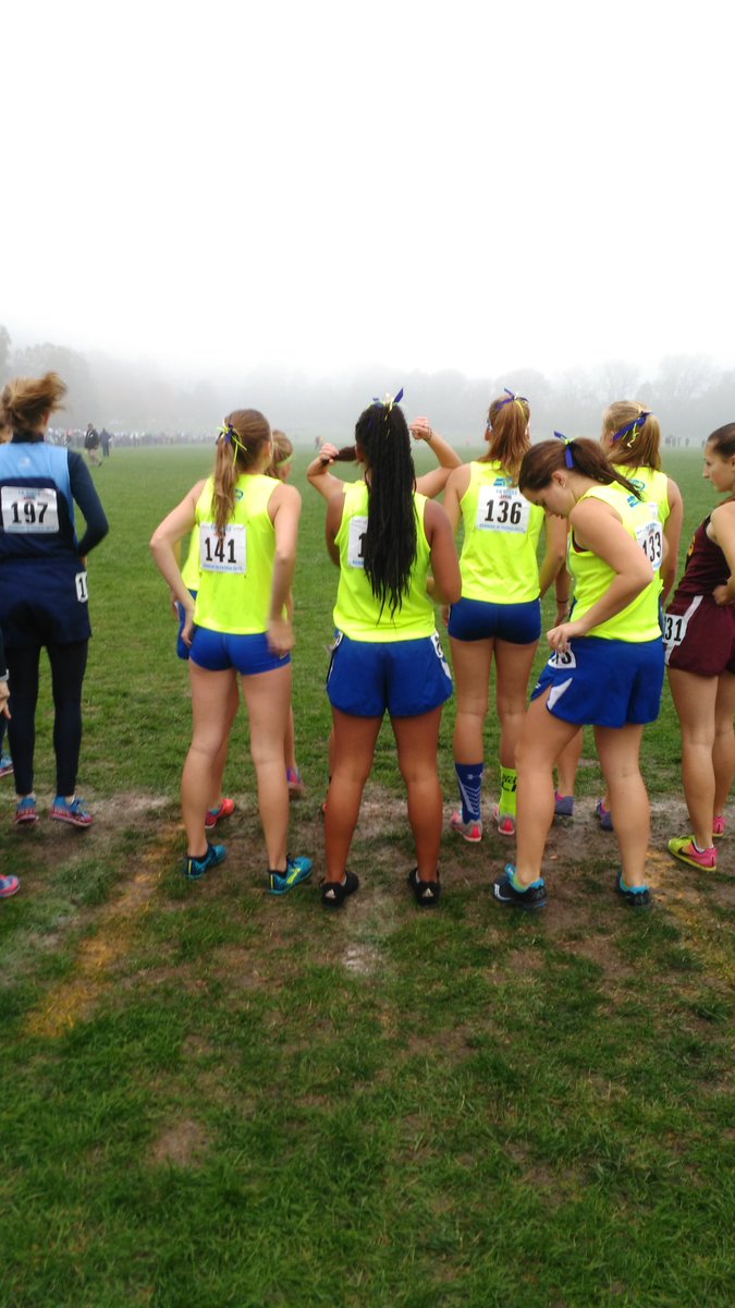 JBXC girls ready to start the 1A state race. Let's go hawks!