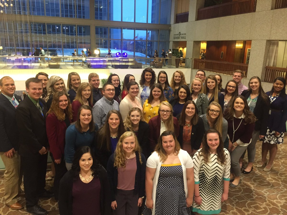 Ellen Poeschl tweet media