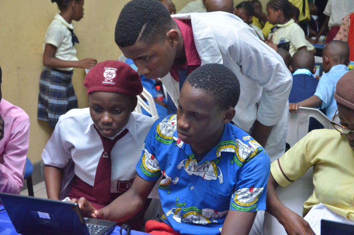 mindafricaorg's tweet photo. Student participants at the Maker Workshop Session of @MindAfrica School Maker Faire 2017 #Makers #MakerEd #MindAfricaSMF2017 #MakerCorps https://t.co/cO0mf6seEj