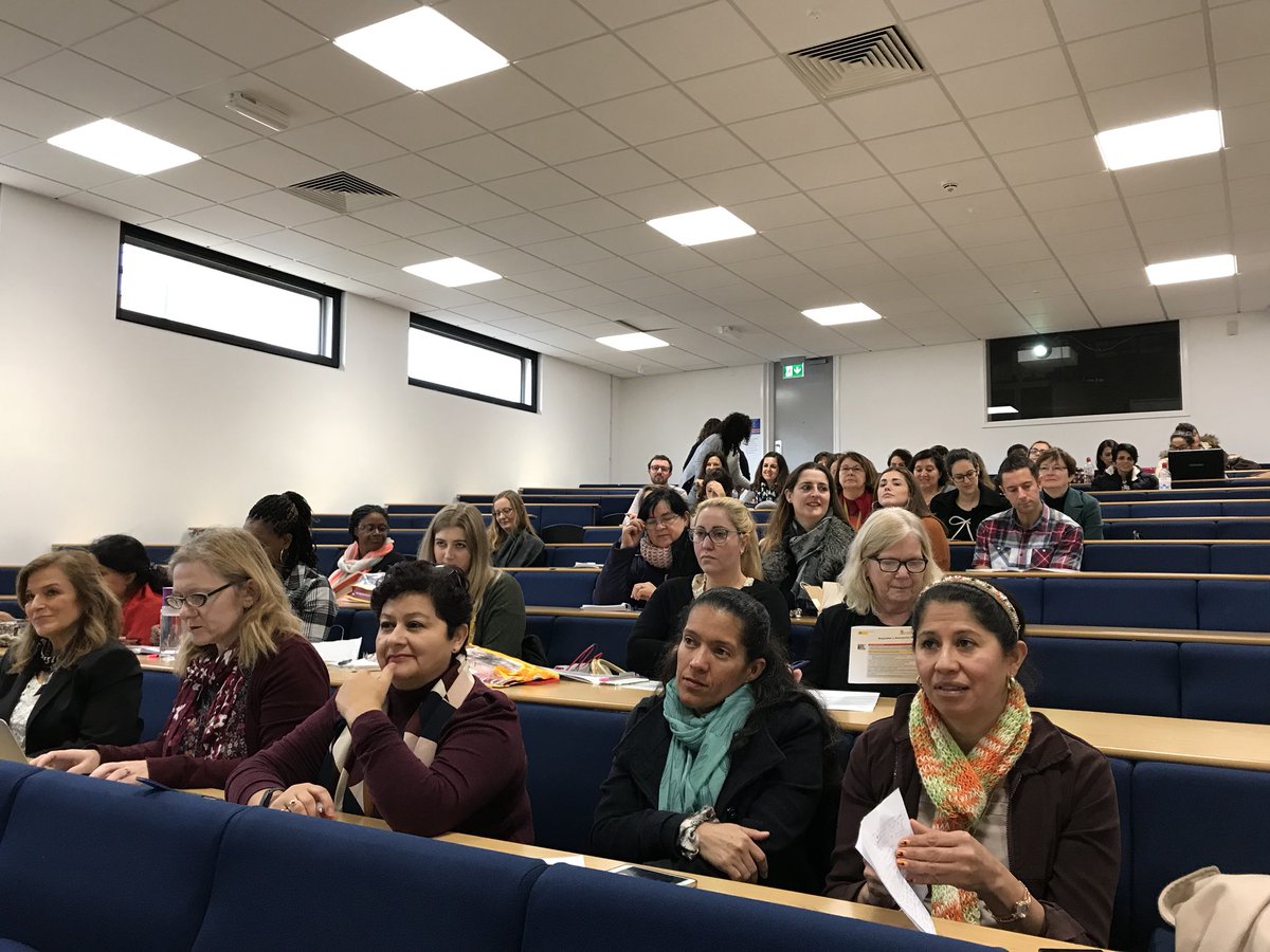 consejeriauk's tweet photo. Carmen Santos @atd_manchester habla de nuestros programas y recursos @warwickuni #ELEWARWICK https://t.co/Egoms9JZ5Y
