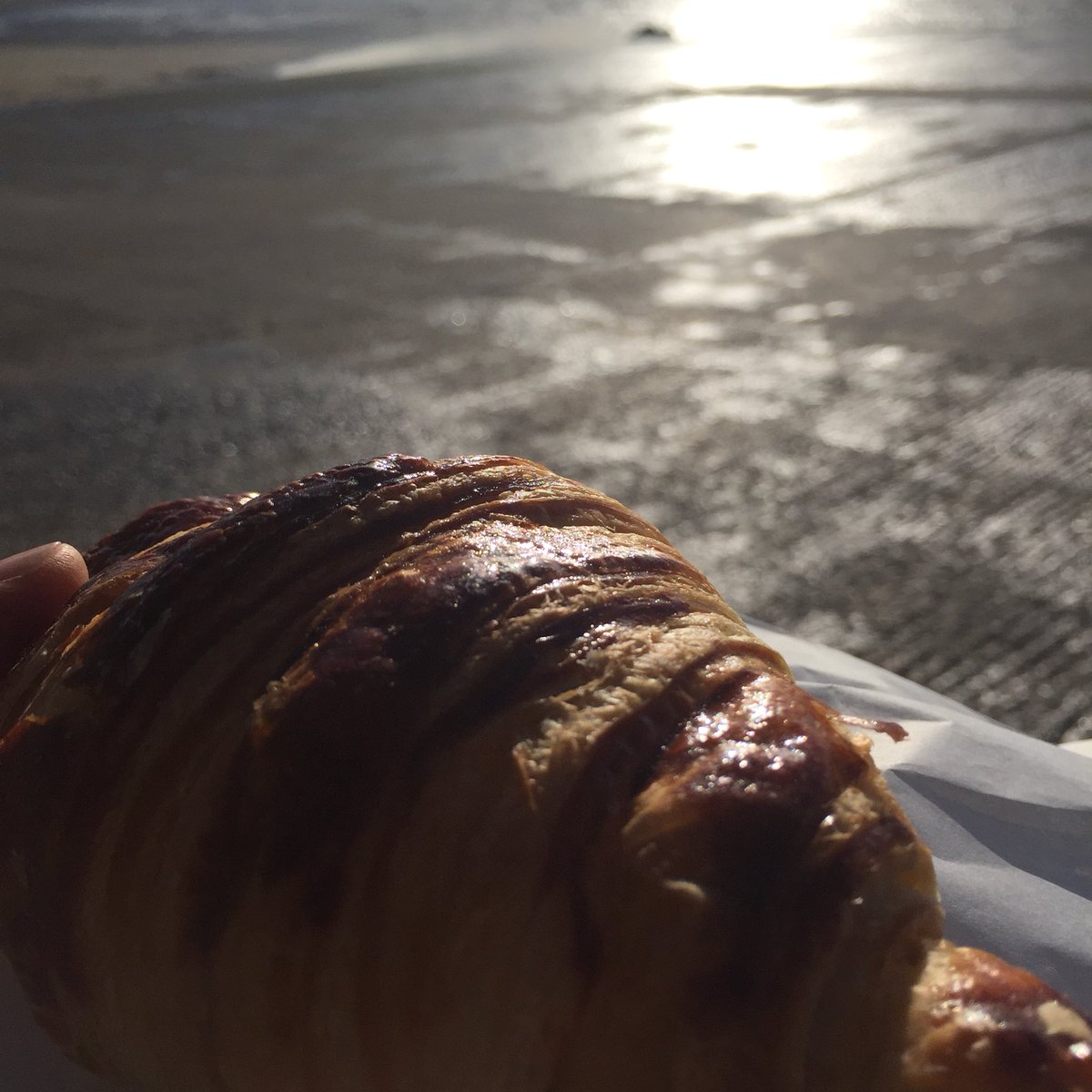 Sunny winter breakfast by the sea. So worth the journey to <a href="/sarahseagul/">Sarah</a>