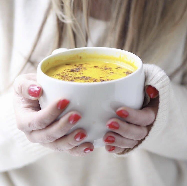 Chilli winter morning calls for #turmeric #latte ❤️❤️❤️. #Recipe on my insta & FB 😘