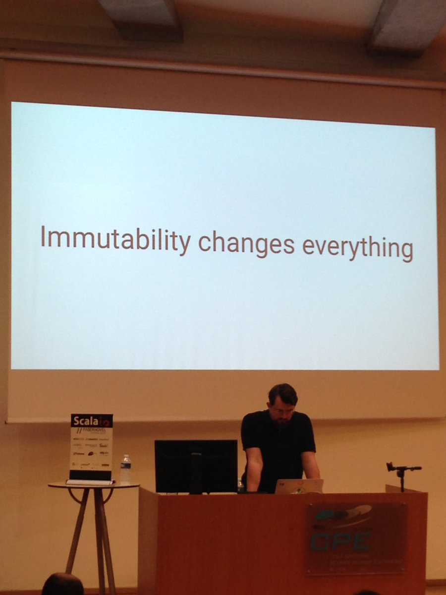 joune's tweet photo. #scalaio2017 #bestpun https://t.co/Cbw5rnVC8X
