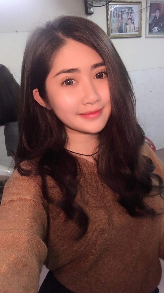 Jangan marah saat cowok kamu telat jemput.
Marahlah saat cowok kamu telat nyabut. 
😂😂