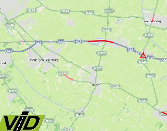 RWSverkeersinfo's tweet photo. Er staat een auto met pech op de #A12 > Arnhem bij Maarsbergen. Alleen de rechterrijstrook is vrij. File vanaf Driebergen. #weekendfile https://t.co/c1CkTRY5vG
